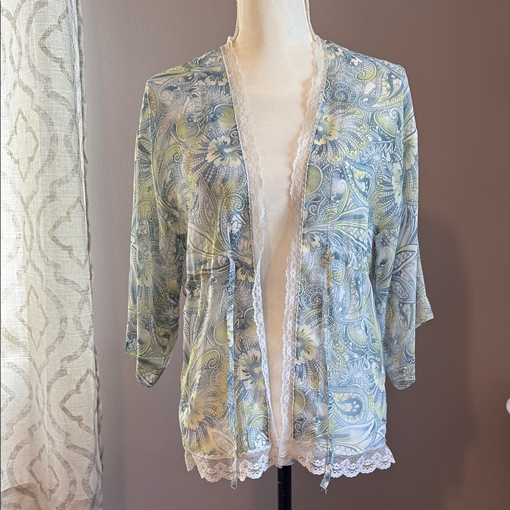 Susina Floral Lace-Trim Wrap